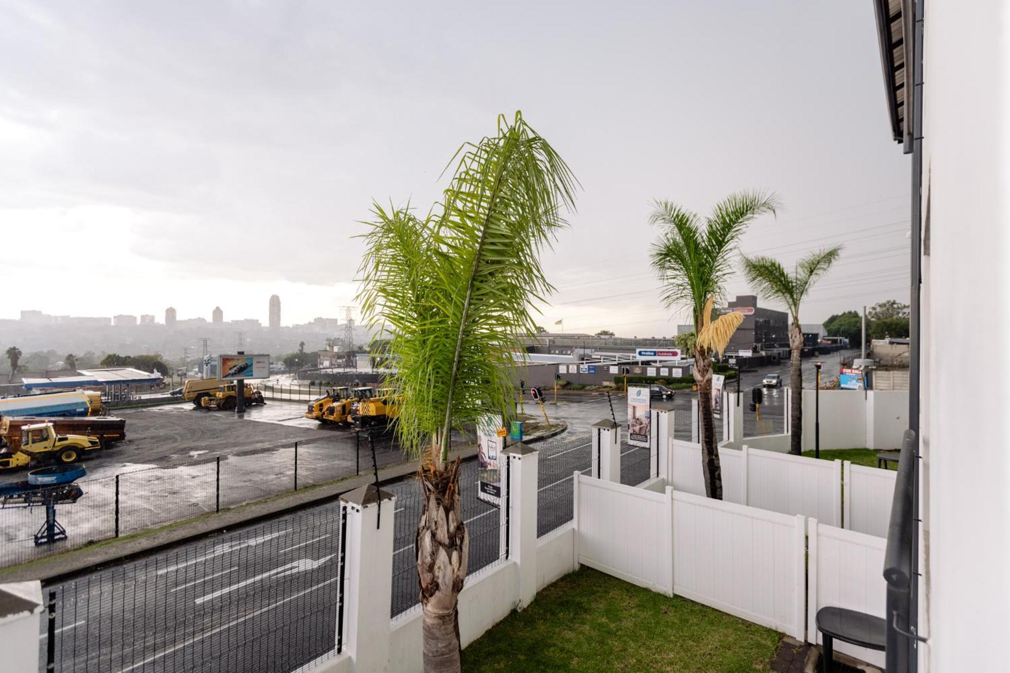 Mint Express Sandton View Йоханесбург Екстериор снимка